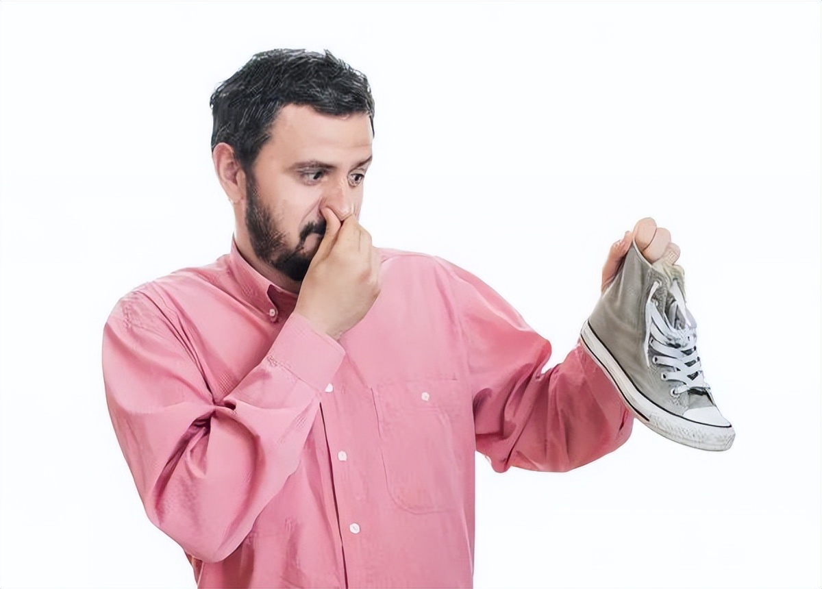 日本人吃饭脱鞋脚臭怎么办,日本人进门脱鞋脚臭么