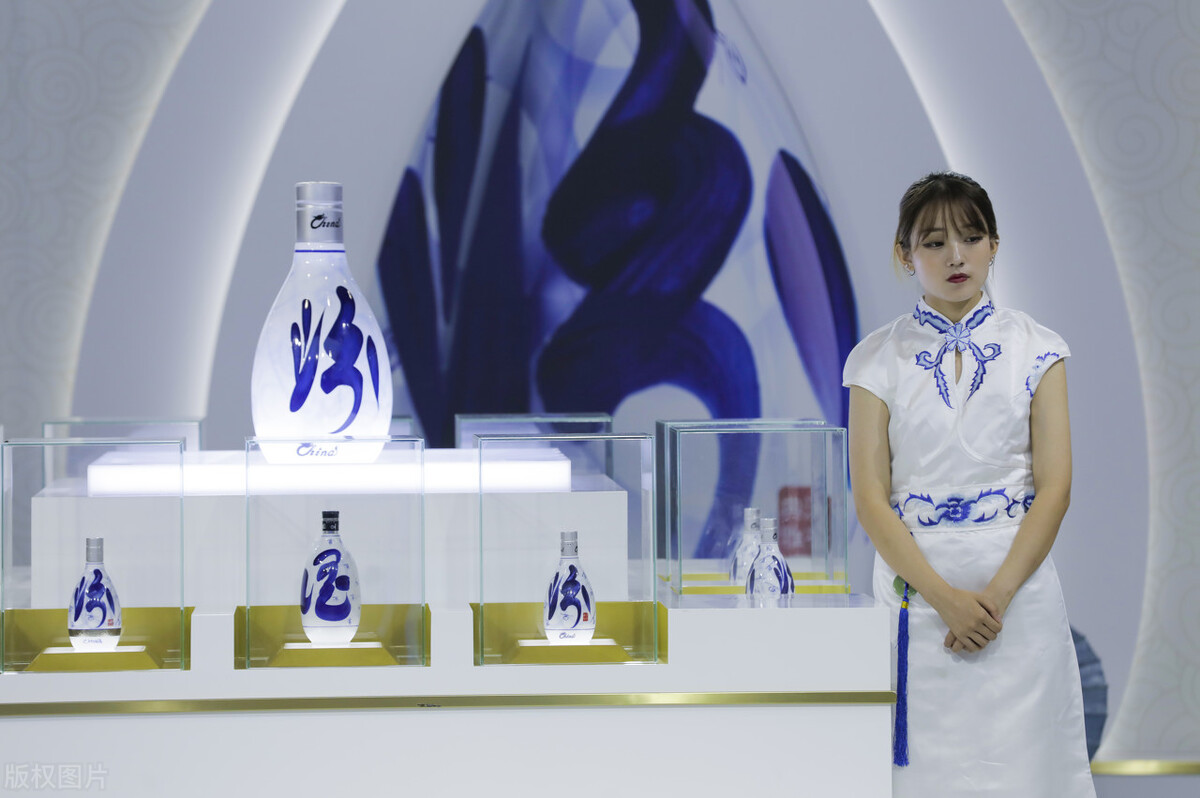 200至300元性价比最高的白酒,200元的酱香型白酒哪个最好