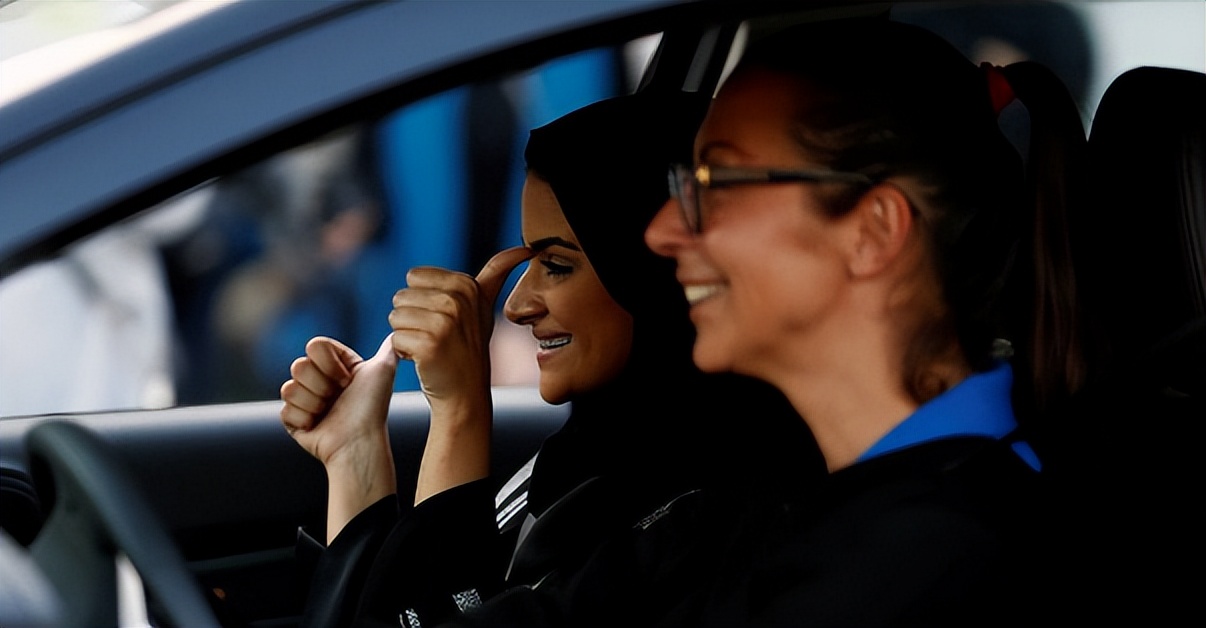 卡塔尔世界杯2200亿,卡塔尔办世界杯中国能赚多少钱