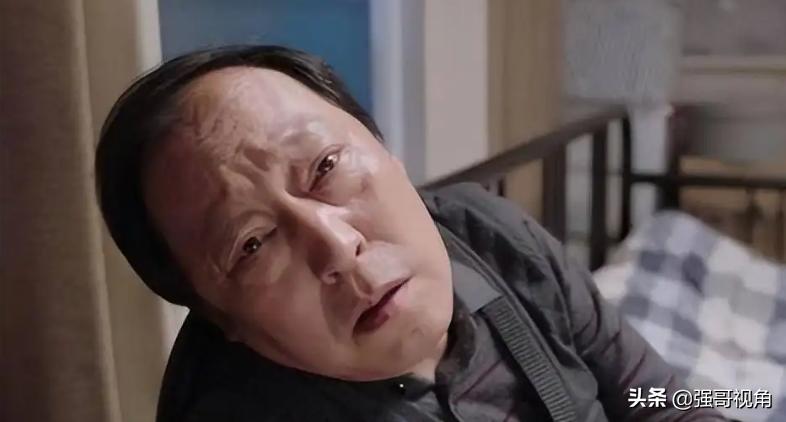 在自己住的小区里,发现一架老太婆中的战斗机是什么体验?