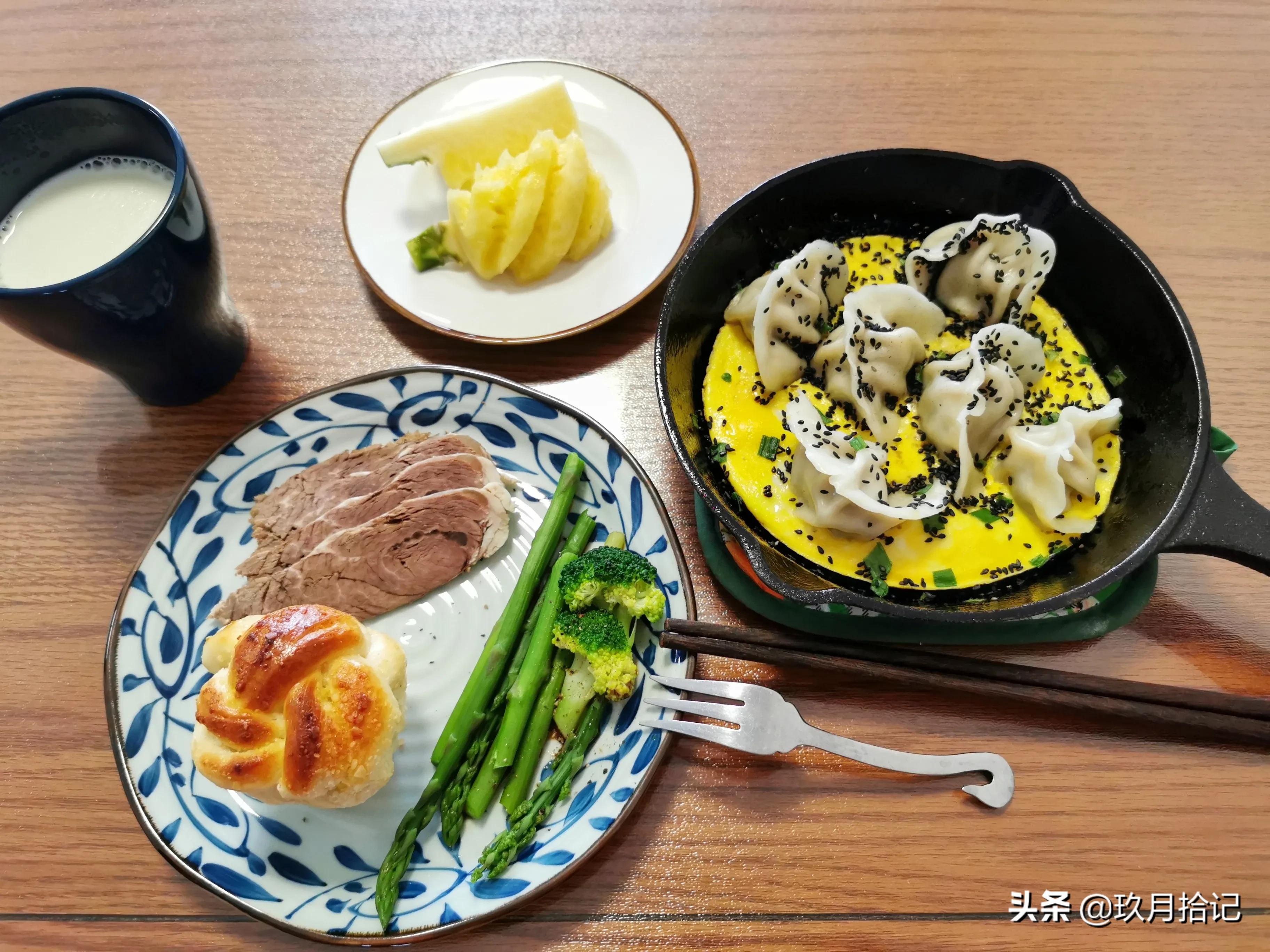 高中生学习紧张早餐别总牛奶面包，每天营养丰富换样吃用陪伴减压