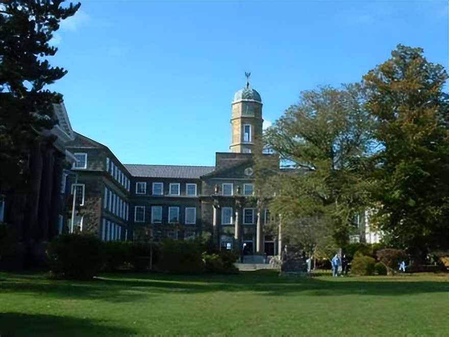 达尔豪斯大学的特点,百年名校达尔豪斯大学