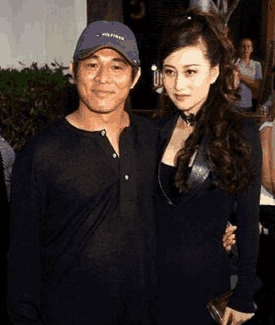 李连杰和黄秋燕的女儿今何在,李连杰谈黄秋燕和利智