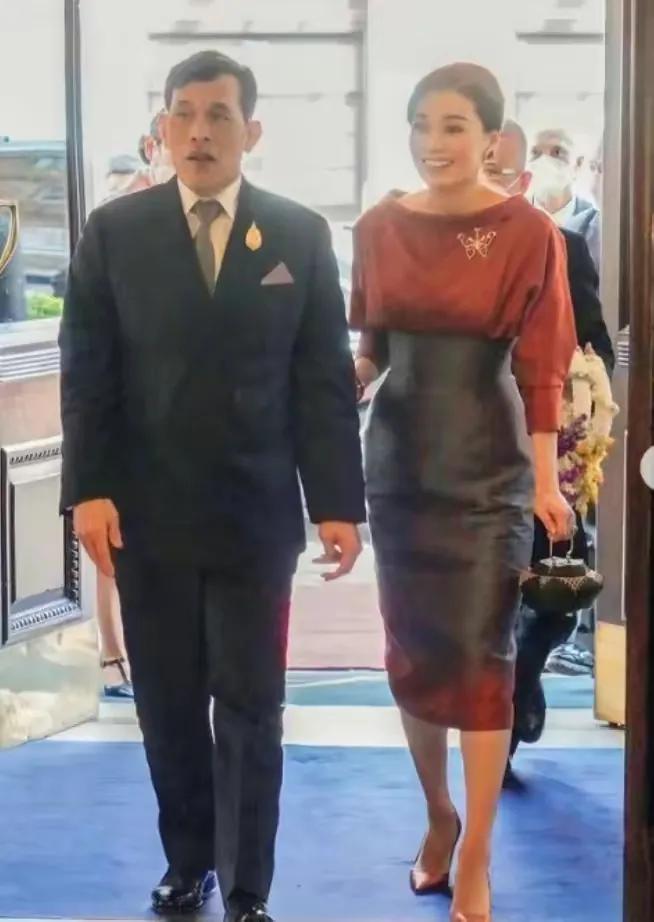 泰国国王出席查尔斯三世加冕礼,泰国国王出席英国国王加冕仪式