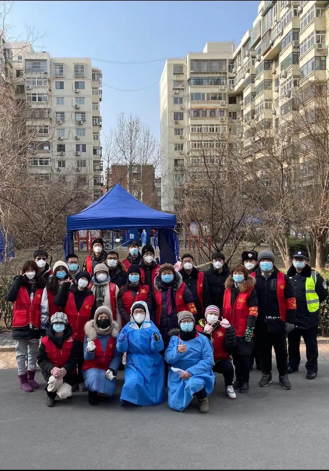 赞抗疫英雄七言律诗,赞抗疫医护诗词