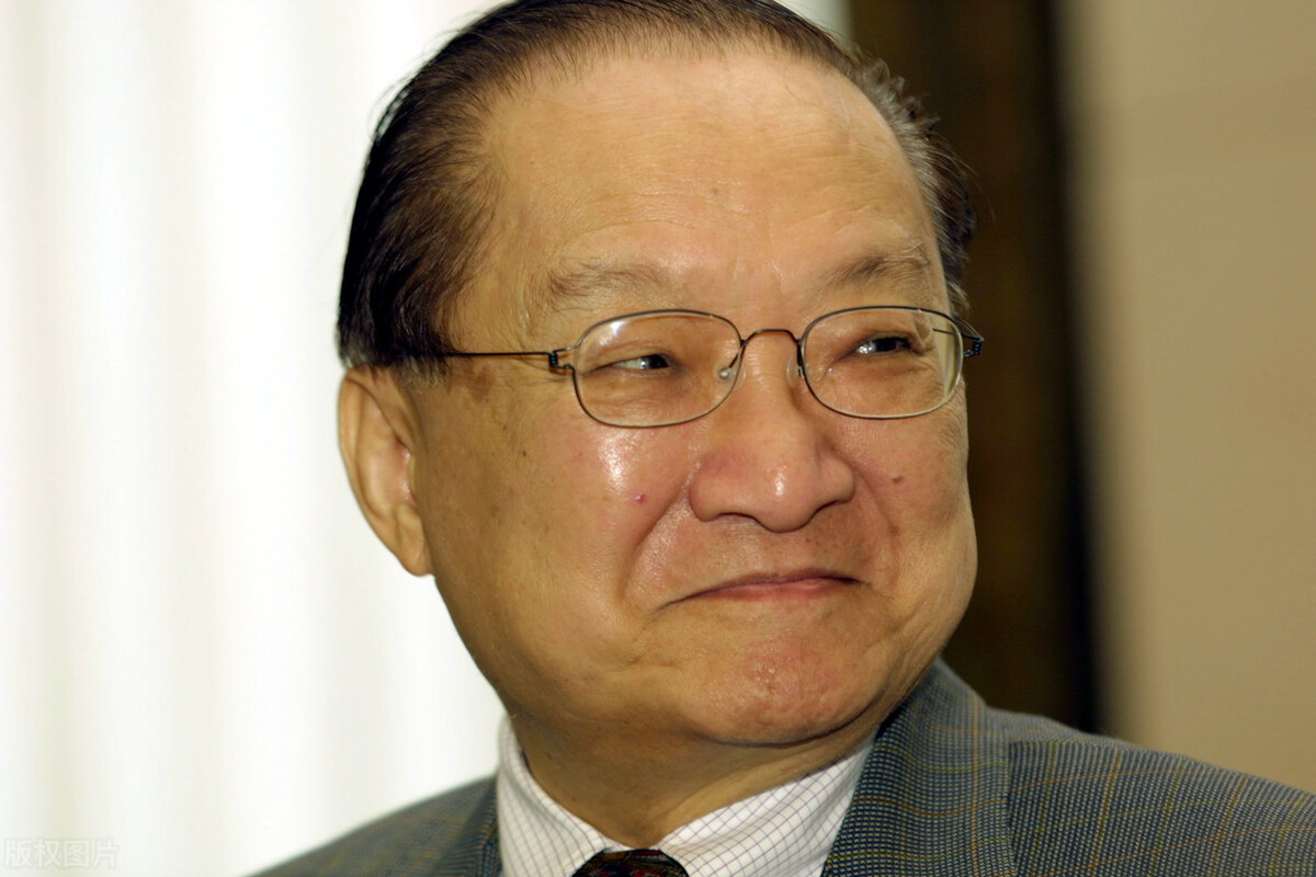 一个时代的逝去一段岁月的追忆：港圈辉煌三十年，豪门盛宴终须别