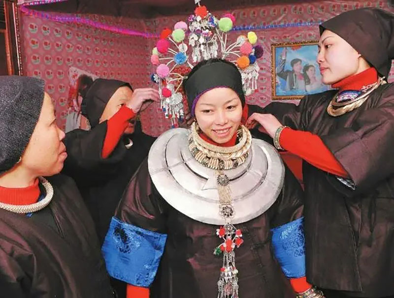 石奶引：16岁时因长得太美，被印在了1元纸币上，后来她怎样了？