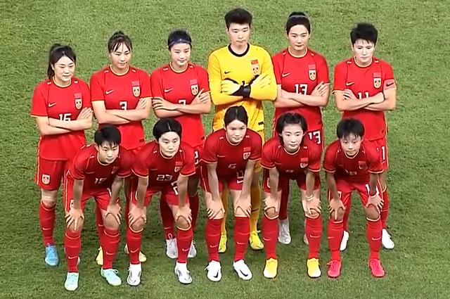 中国女足上半场0比0逼平瑞士,中国女足精彩反击