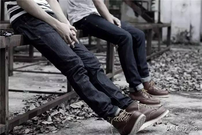 牛仔裤水洗工艺是怎样的,牛仔裤如何浸泡