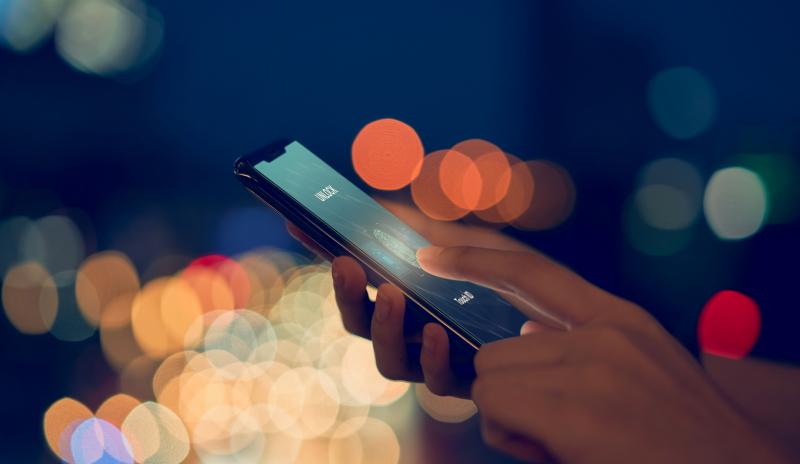 聊天发照片被威胁,网上聊天发了照片如何防止危险