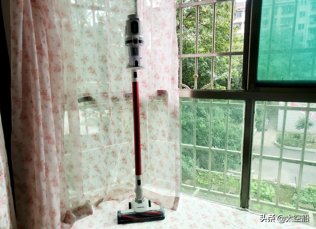 戴森吸尘器和斐纳吸尘器哪个好,斐纳吸尘器测评