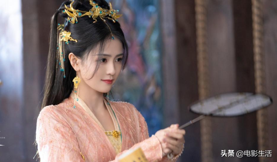 长月烬明中陈都灵演的三个角色,长月烬明陈都灵和孙珍妮同框