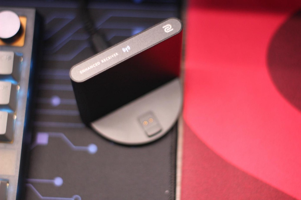 卓威鼠标ec2-cw怎么用,毒蝰v3pro和卓威ec2-cw哪个好用