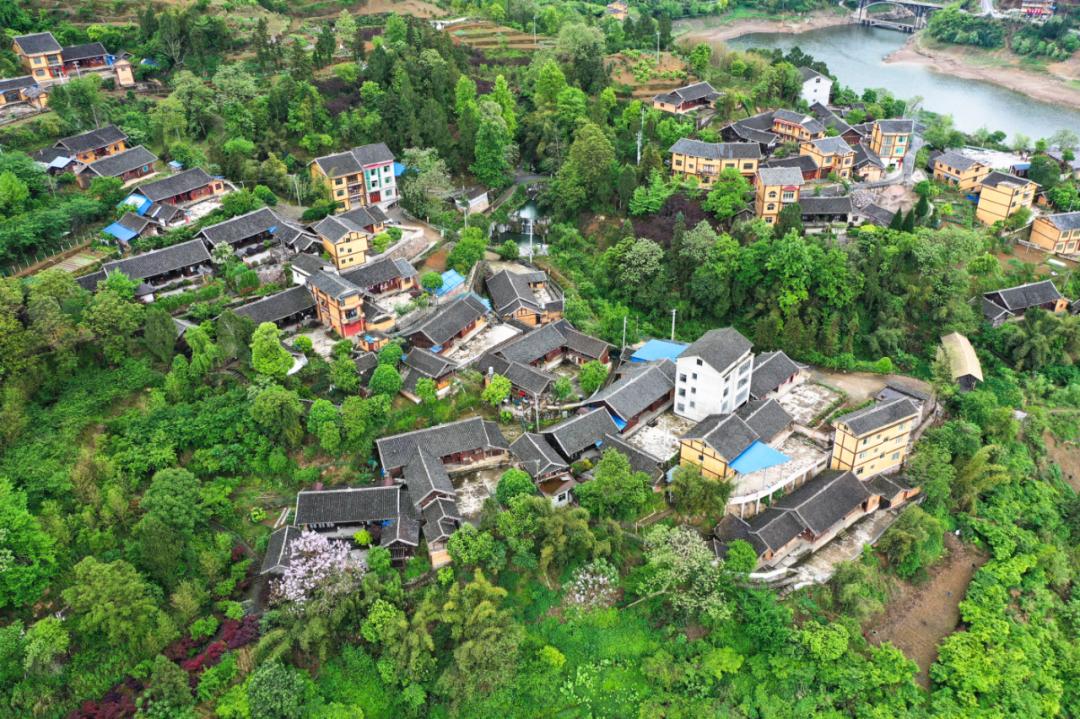 庆位列五一热门乡村民宿目的地,余庆龙湖民宿