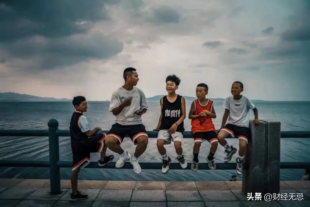 携手同行为山区孩子筑起足球梦,高原少年足球梦