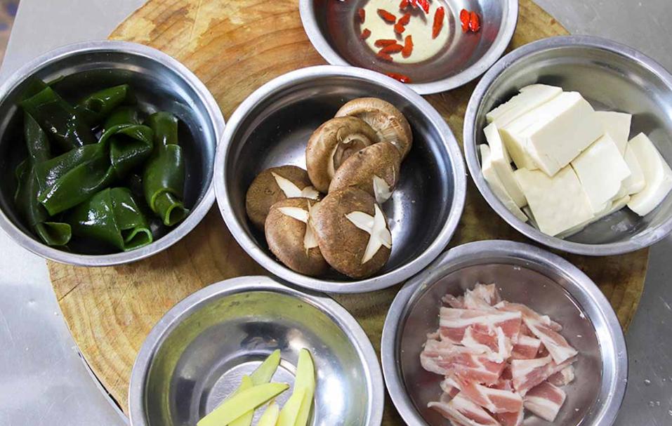 吃水煮菜减肥一餐能吃多少,减肥吃水煮菜应该怎么吃