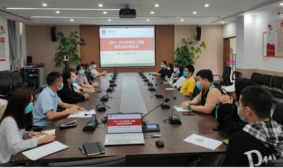 高校疫情防控经验做法简讯,疫情防控就诊两不误