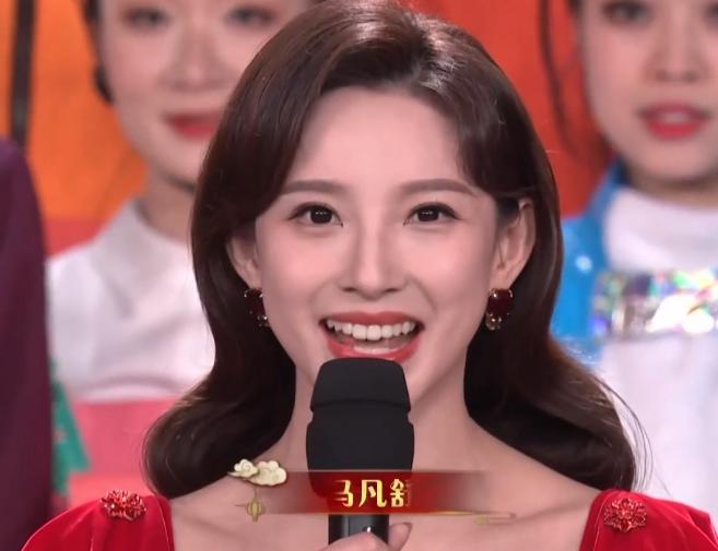 9位春晚主持人今昔对比,2017央视春晚五位主持人