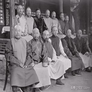 纳粹德国屠杀犹太女人,变态纳粹