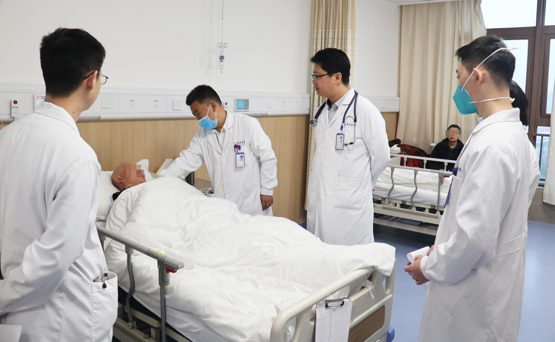 肺癌晚期无法手术中药可以控制吗,肺癌有必要切除肿瘤减轻瘤负荷