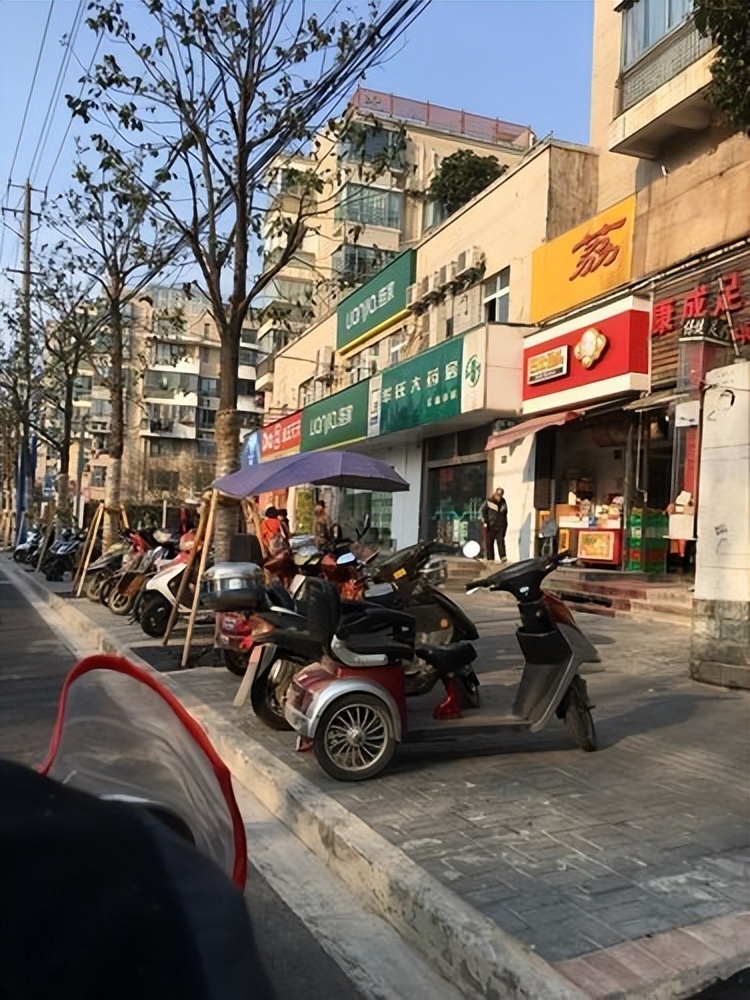 上海租客砍死女房东,上海女房东被租客砍死出殡