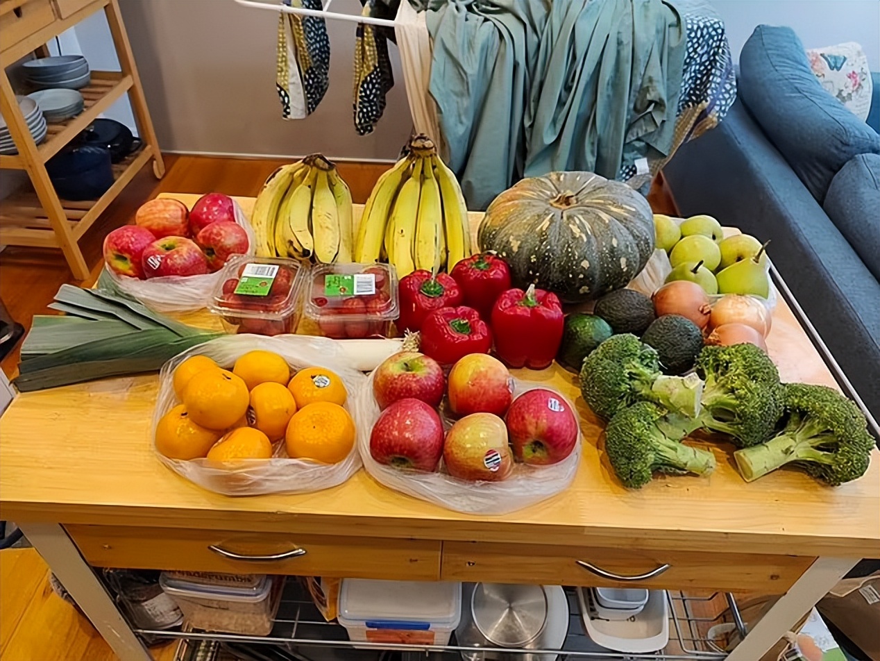 别去超市买菜了!澳女买了一堆果蔬,只花了26块钱!在这买更划算