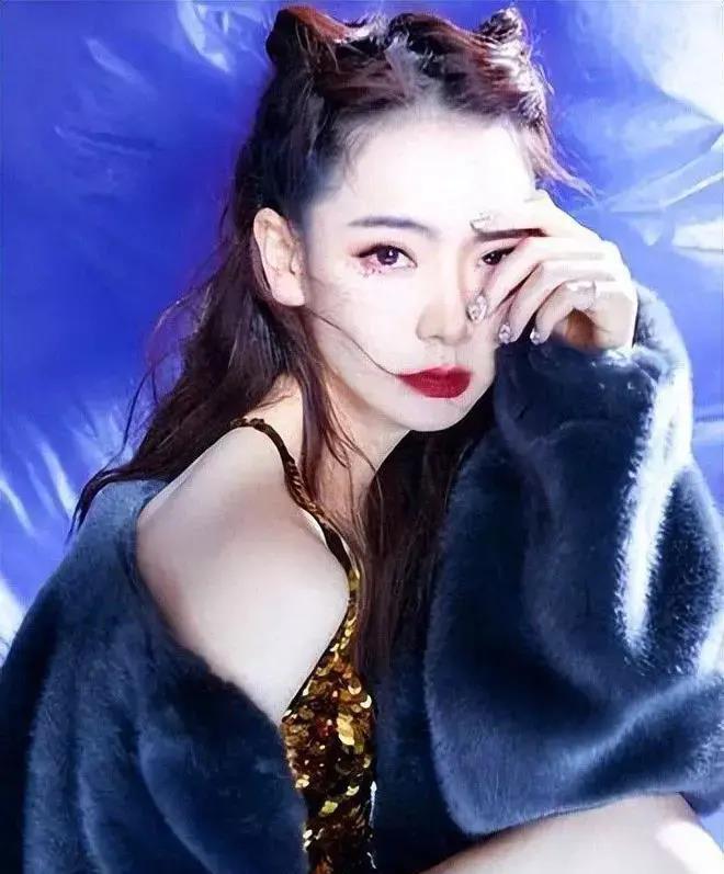 美国走红毯惊艳的女星视频,走红毯惊艳的女星最近视频