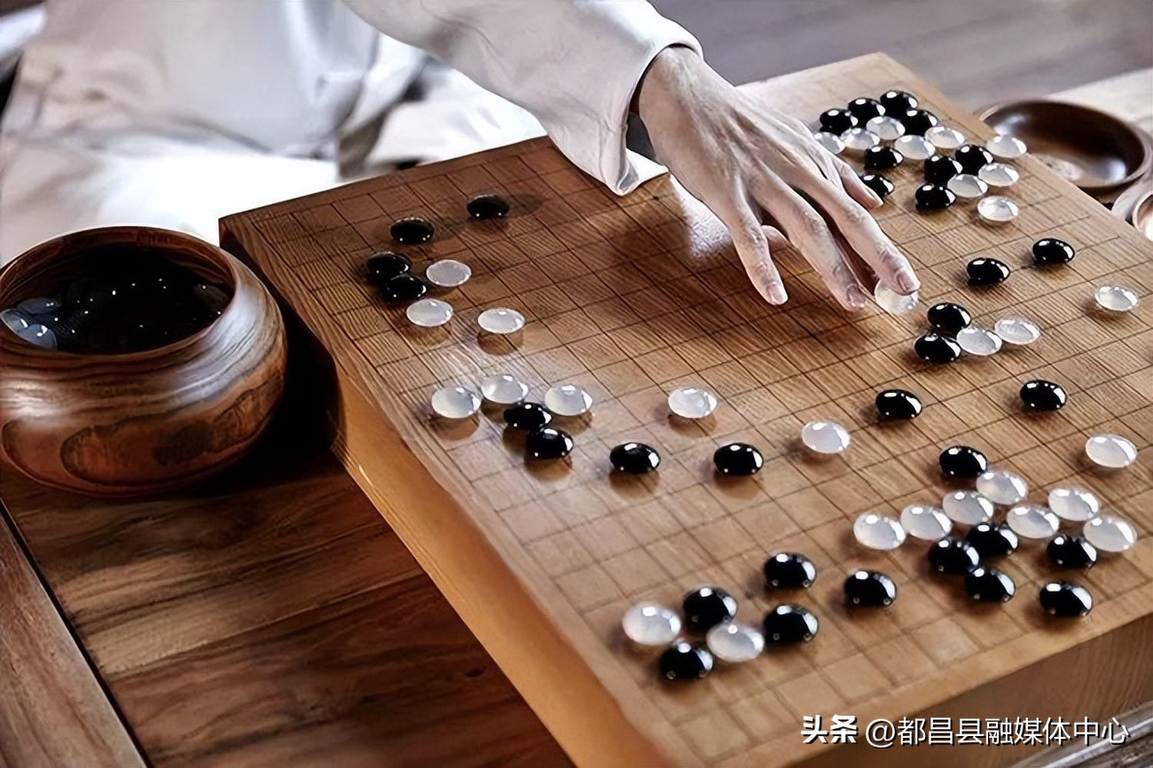 首届鄱阳湖杯围棋大赛颁奖 (围棋技巧围棋教程)