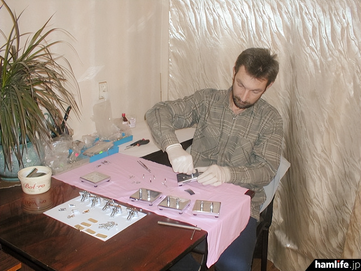 乌克兰知名莫尔斯电键工匠Yury（UR5CDX）在俄乌冲突下重启销售