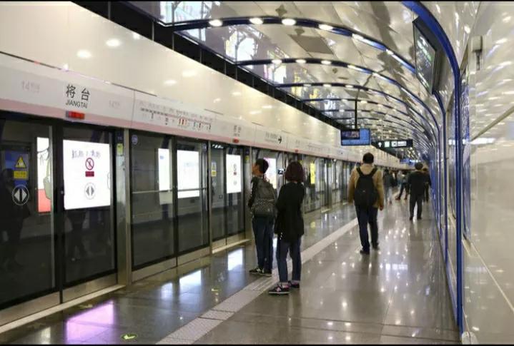 北京地铁公司一年盈利多少,北京地铁和深圳地铁哪个赚钱