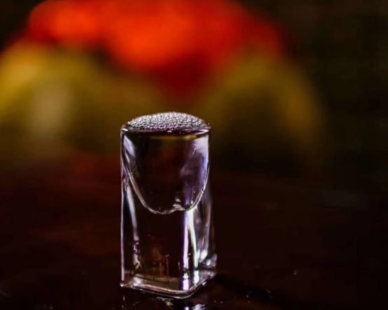 英国人涌入中国的原因,大批英国游客大肆涌入西班牙