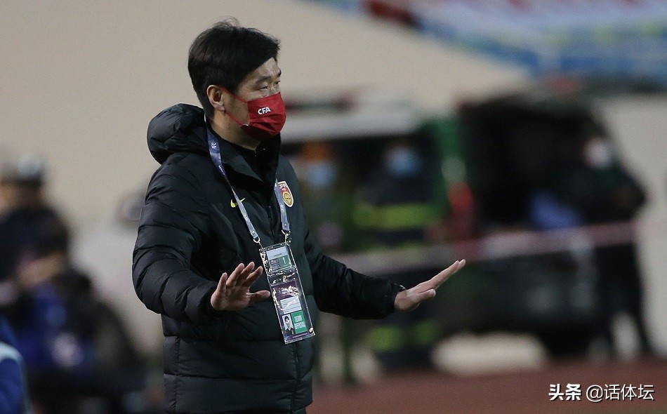 “骂1句国足,大红大紫”,你们扪心自问:到底是谁在蹭流量?