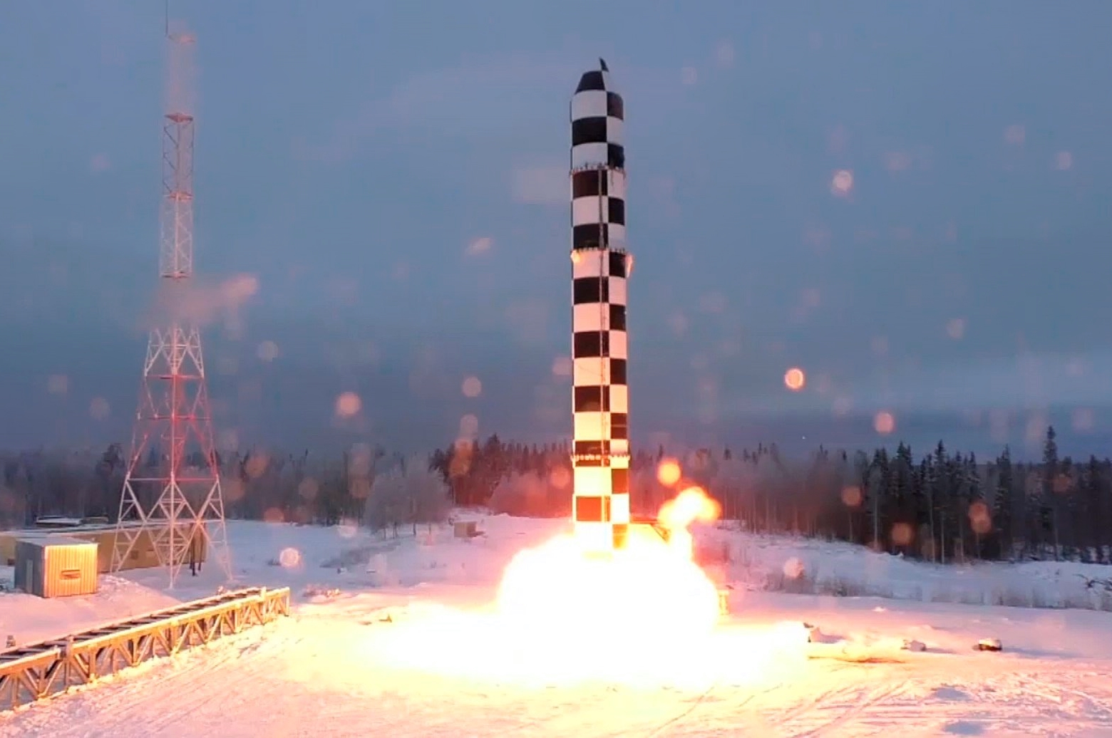 普京重申结束特别军事行动,普京俄罗斯奉行防御性核威慑