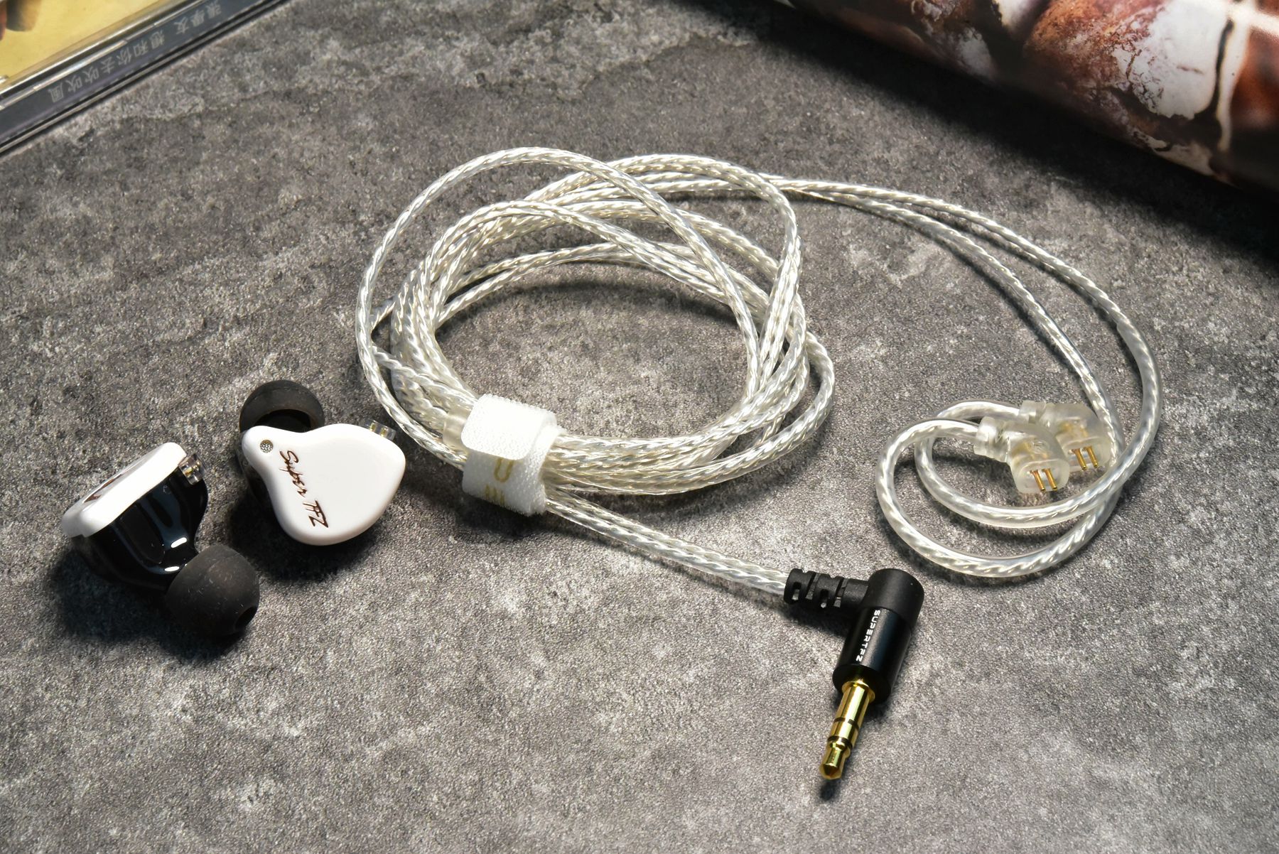 用149元的耳机对比苹果手机配塞，便知国产HiFi耳机的优势所在