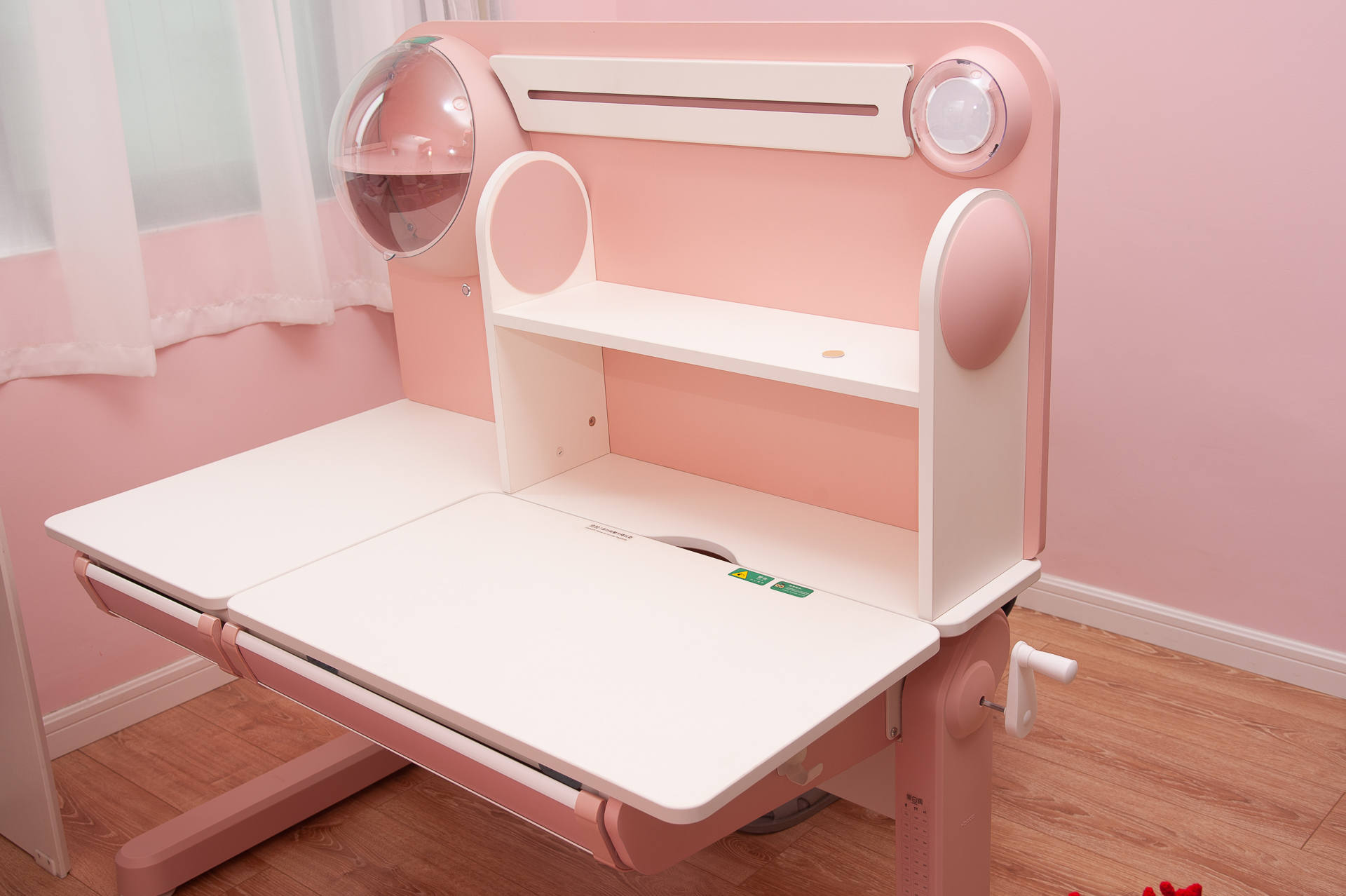 黑白调儿童桌椅——星空号评测帮助孩子养成良好坐姿习惯