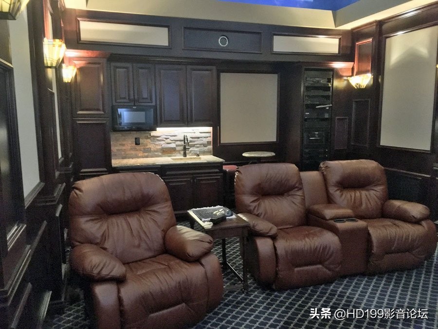 2022年5月AVS论坛最佳影音室案例-美国“土豪”的车库房中房