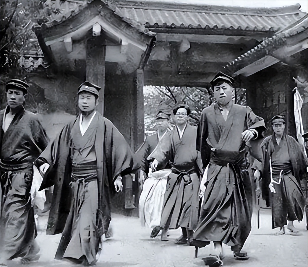 日本奇葩陋习“夜爬”,为了人口繁衍不择手段,上世纪才被废止