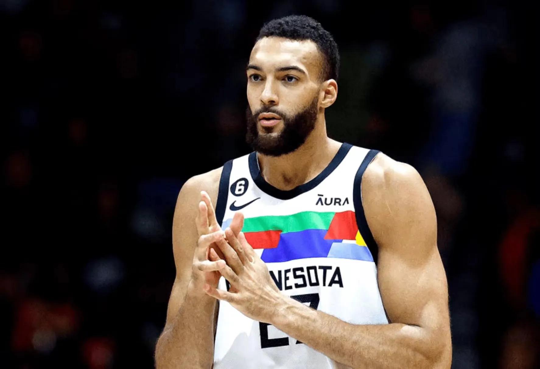 森林狼宣布退役加内特球衣,威金斯重回森林狼的视频