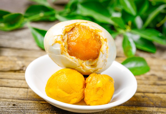 咸鸭蛋咸了如何办,咸鸭蛋咸了怎么快速解咸