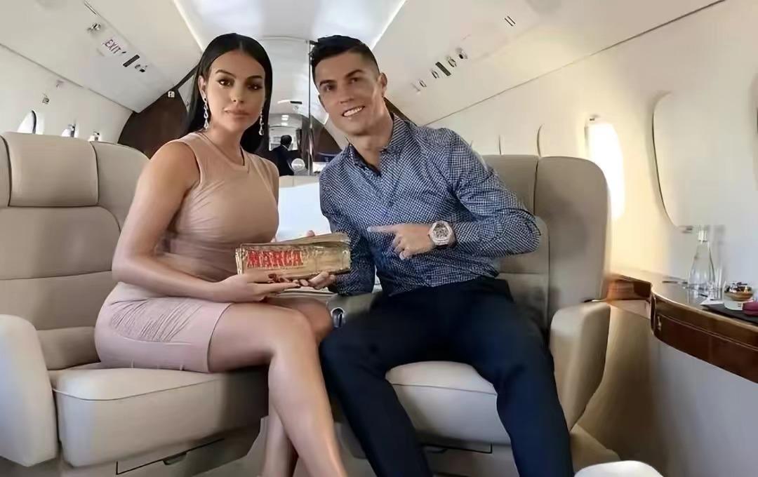 世界足球十大美娇妻名单,世界杯安娜亲吻莱万