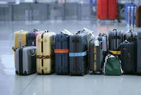 你的行李箱是怎样飞上天的？从柜台到飞机，你的行李箱经历了什么