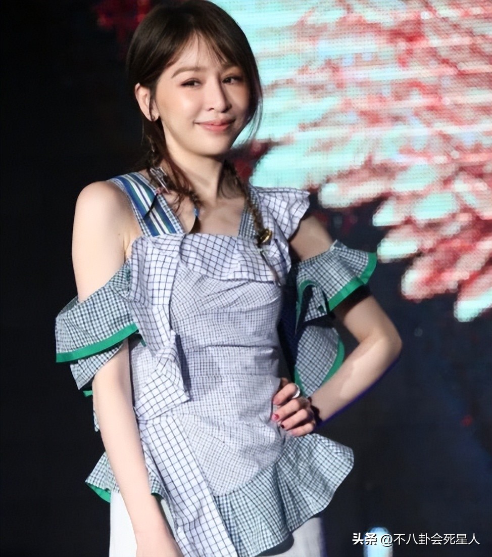 巫婆鼻整容对比,蛇精脸巫婆