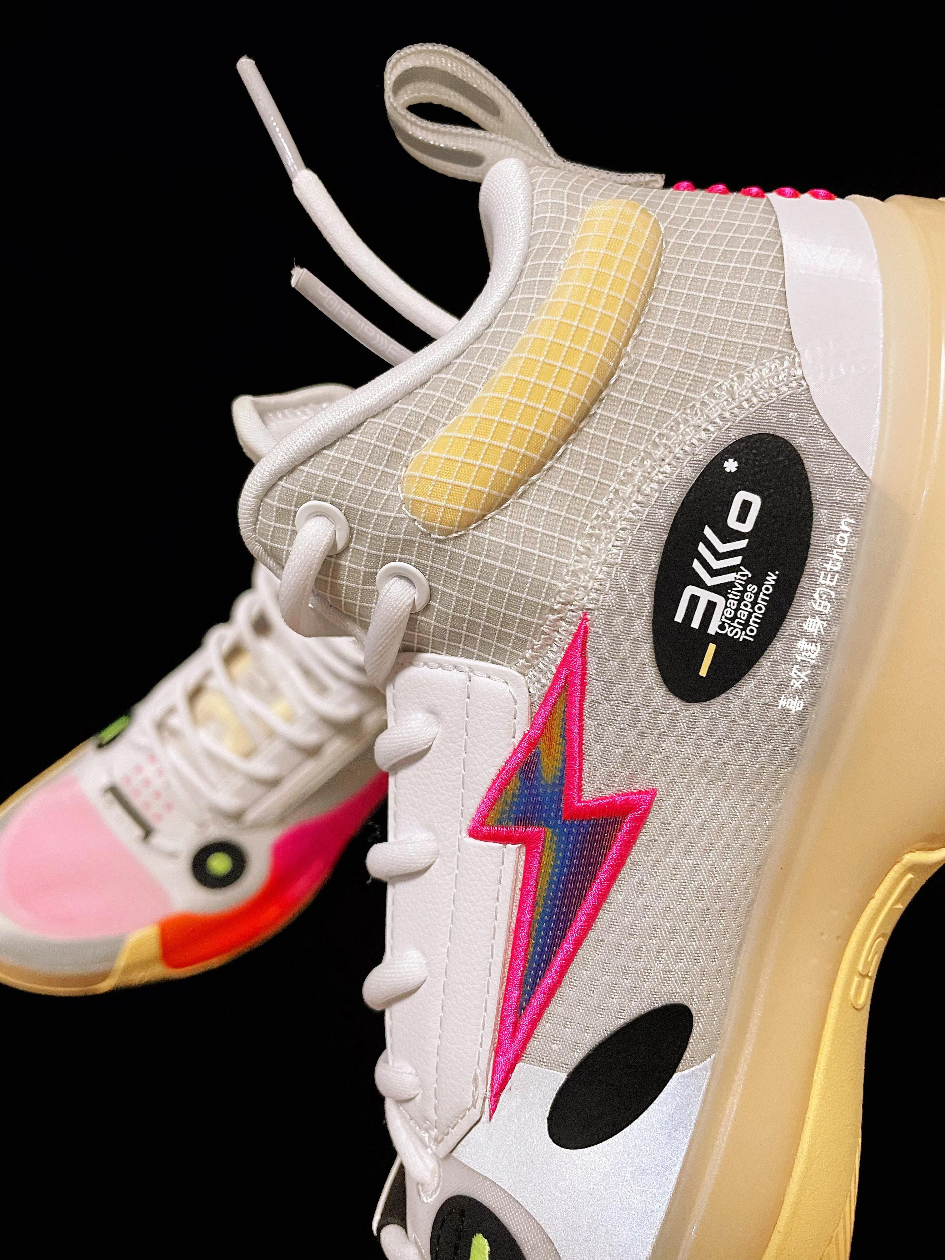 wow10碳板裂了还能打球吗,wow10情人节碳板容易断吗