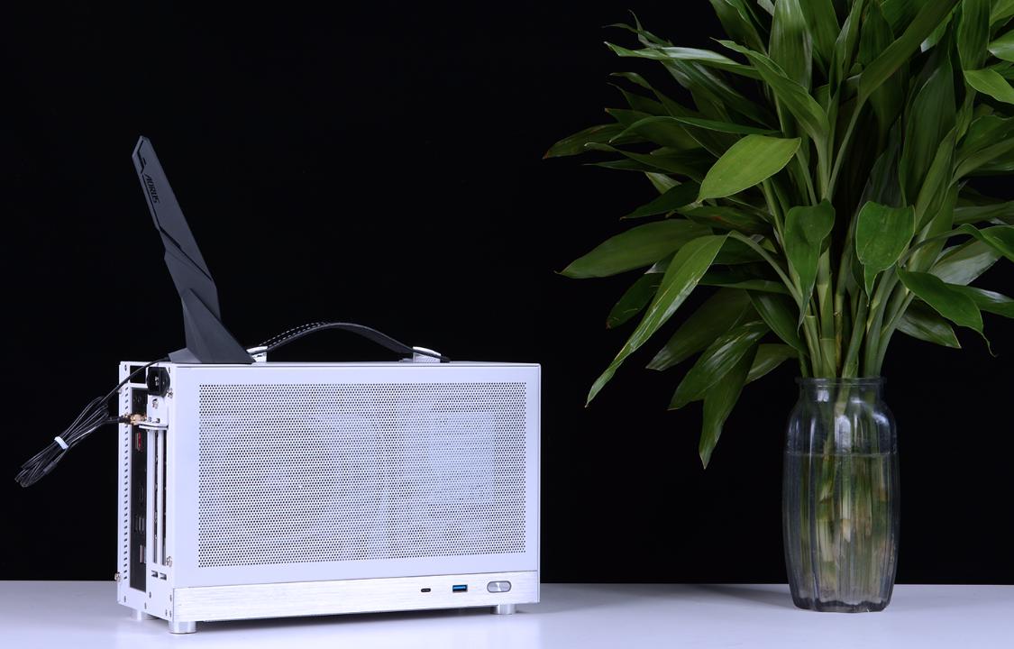 5000元itx主机加便携显示器,能吊打万元笔记本的itx主机