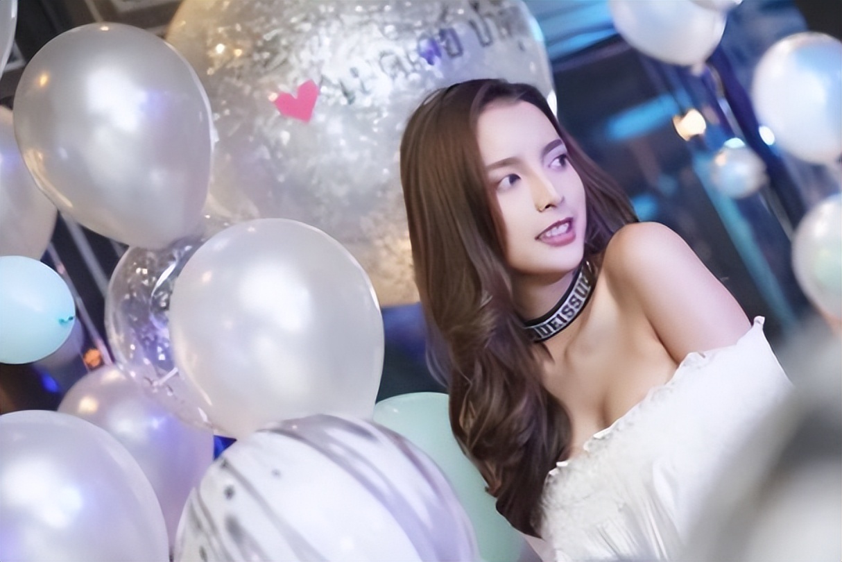 泰国皇后妮莎百科,泰国皇后妮莎颜值