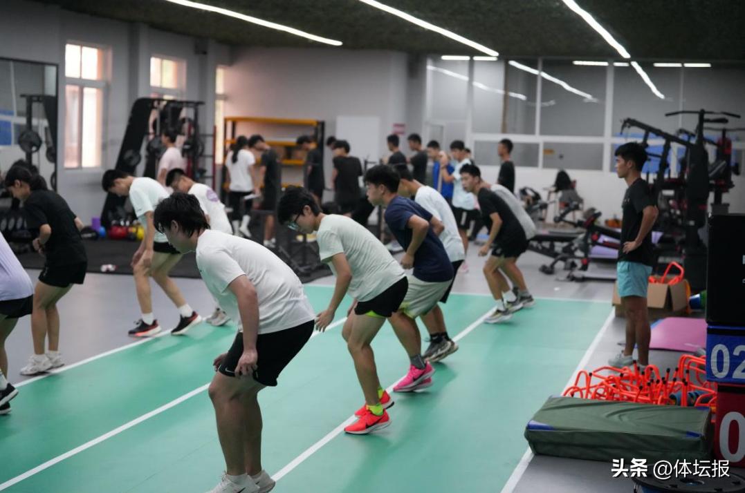 高原体育运动中心能容纳多少人,浙西南亚高原体育训练基地