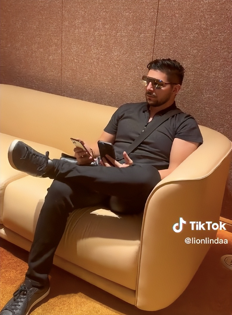 妻子吐槽丈夫对我太抠门,妻子吐槽丈夫对自己抠门