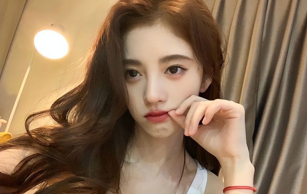 朋友圈天天发自拍照心理,朋友圈喜欢发自拍照的是什么心理