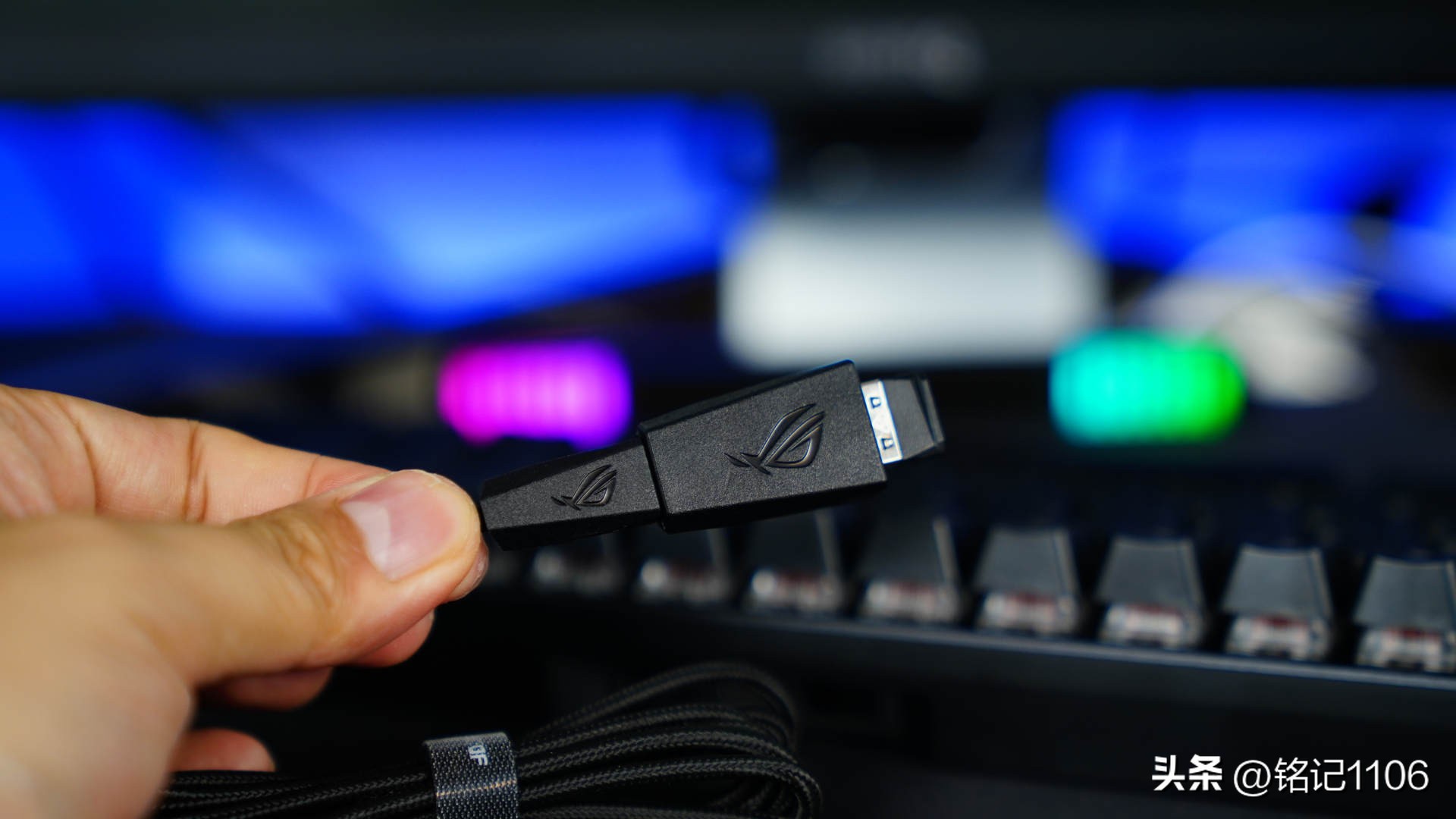 华硕rog夜魔机械键盘哪个轴好,rog魔导士键盘怎么按一下就有灯光