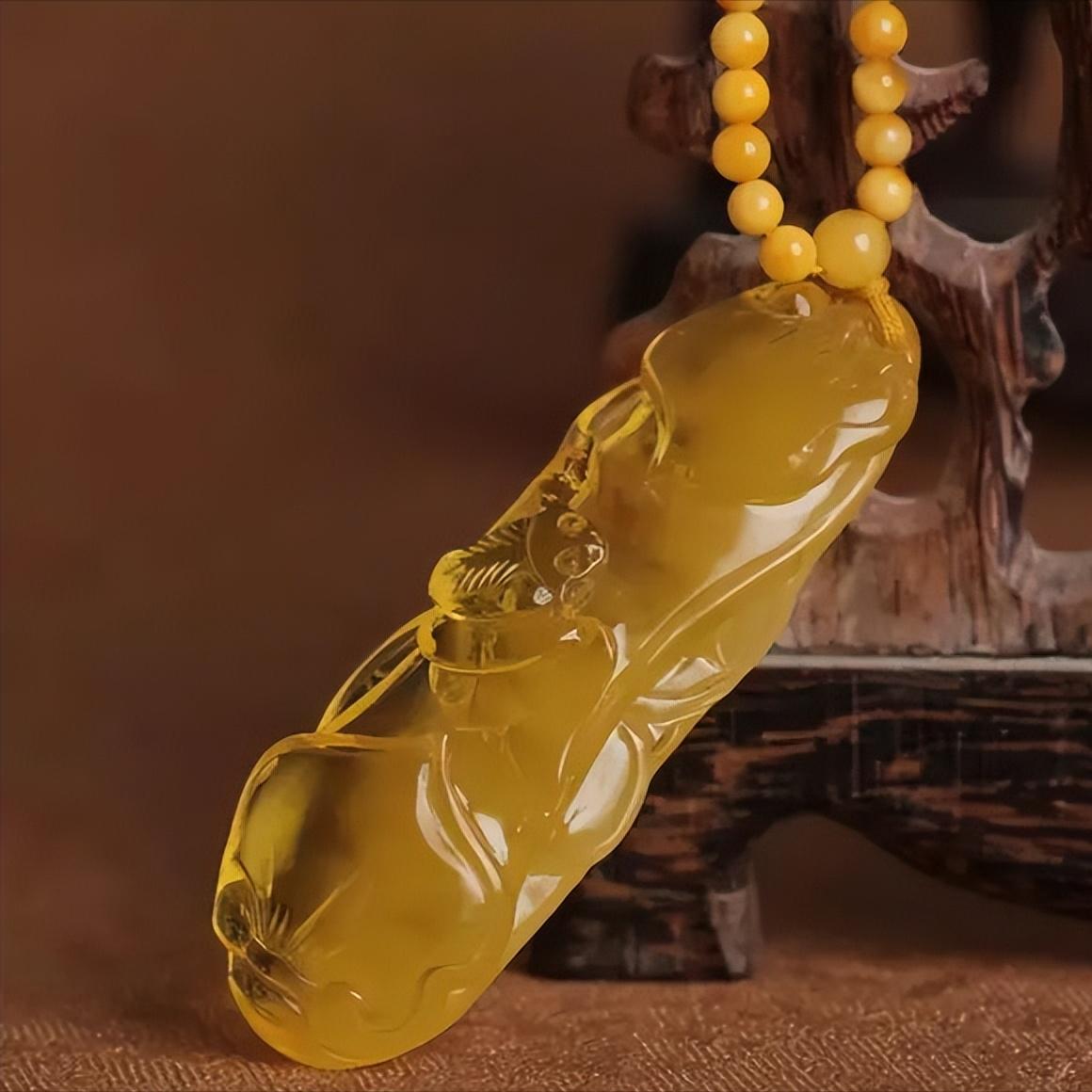 蜜蜡手串的保养方法和注意事项,蜜蜡该怎么保养最好用呢